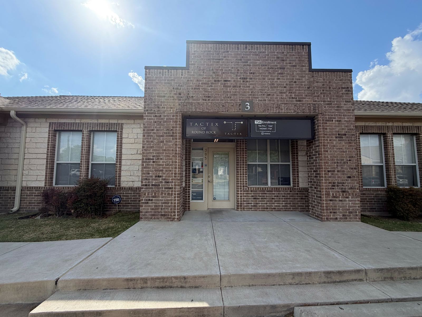 600 Round Rock West #303 & #304